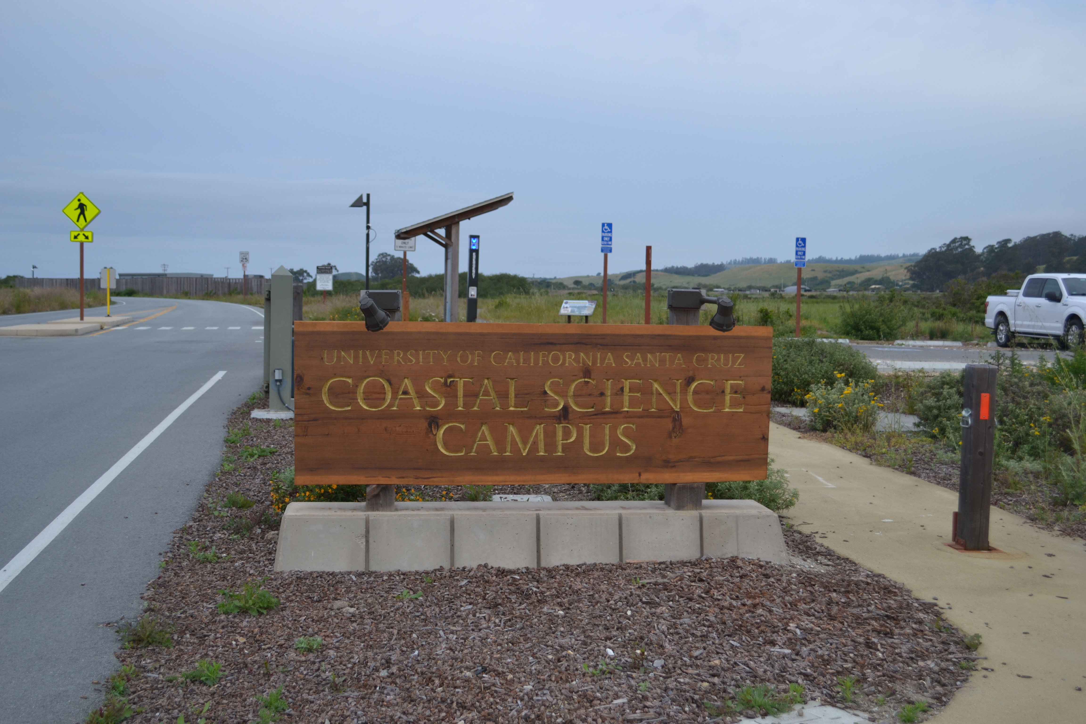 /Files/PROJECT_FILE/9b8ddbbf-5ab7-4199-b1a3-ca46e9bda8c5/UC-Santa-Cruz-Coastal-Science-Campus.jpg
